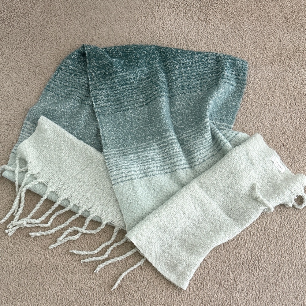 Gradient Green Scarf with Fringe